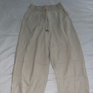 Lululemon Relaxed Fit High Rise French Terry Jogger in White Opal, size 6.
